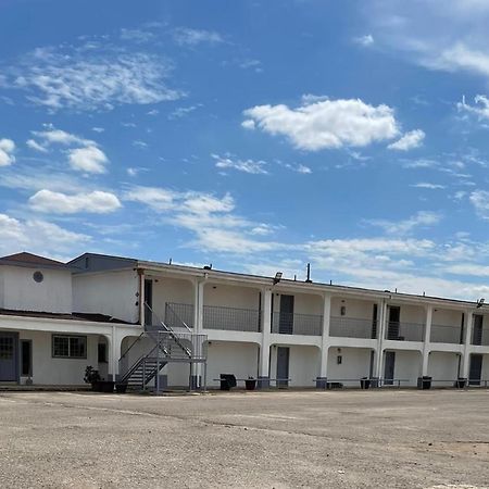 Dilley Executive Inn Экстерьер фото